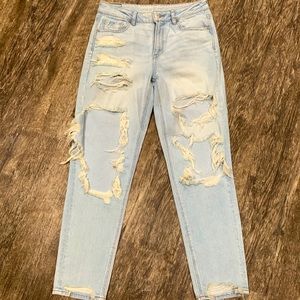 American eagle size 4 distressed jeans